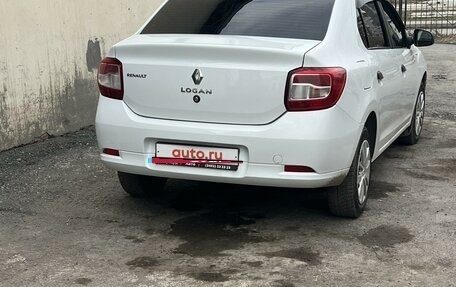 Renault Logan II, 2018 год, 799 000 рублей, 2 фотография