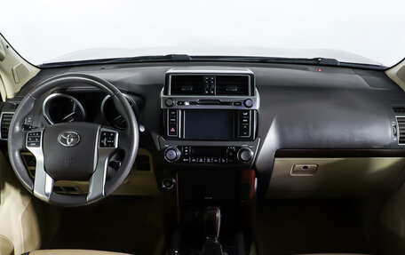 Toyota Land Cruiser Prado 150 рестайлинг 2, 2014 год, 3 990 000 рублей, 13 фотография