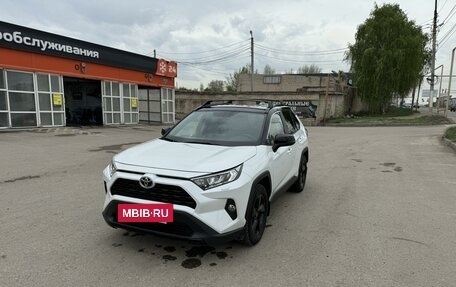 Toyota RAV4, 2021 год, 4 650 000 рублей, 2 фотография