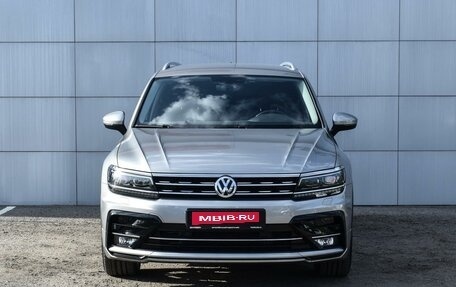 Volkswagen Tiguan II, 2018 год, 3 159 000 рублей, 3 фотография