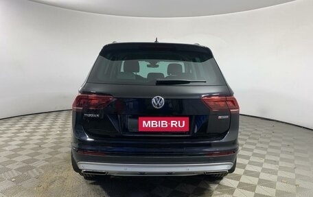 Volkswagen Tiguan II, 2019 год, 3 180 000 рублей, 3 фотография