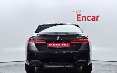 BMW 5 серия, 2023 год, 7 030 000 рублей, 4 фотография
