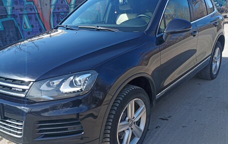Volkswagen Touareg III, 2012 год, 2 150 000 рублей, 2 фотография
