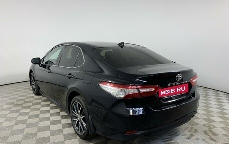Toyota Camry, 2021 год, 3 520 000 рублей, 7 фотография