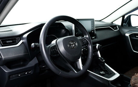 Toyota RAV4, 2021 год, 4 470 000 рублей, 13 фотография