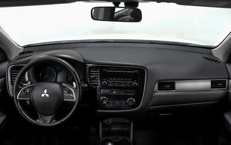 Mitsubishi Outlander III рестайлинг 3, 2012 год, 1 497 000 рублей, 12 фотография