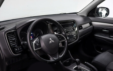 Mitsubishi Outlander III рестайлинг 3, 2012 год, 1 497 000 рублей, 16 фотография