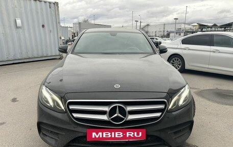 Mercedes-Benz E-Класс, 2018 год, 3 769 000 рублей, 2 фотография
