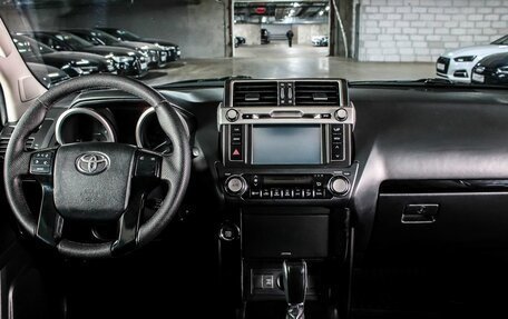 Toyota Land Cruiser Prado 150 рестайлинг 2, 2016 год, 3 659 000 рублей, 8 фотография