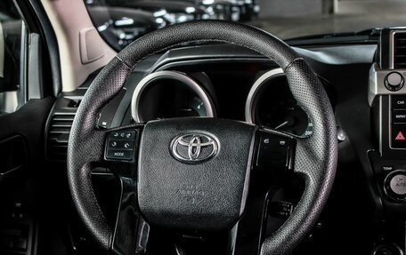 Toyota Land Cruiser Prado 150 рестайлинг 2, 2016 год, 3 659 000 рублей, 13 фотография