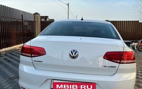 Volkswagen Passat B8 рестайлинг, 2017 год, 1 700 000 рублей, 10 фотография