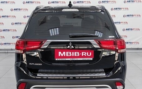 Mitsubishi Outlander III рестайлинг 3, 2022 год, 2 999 000 рублей, 4 фотография