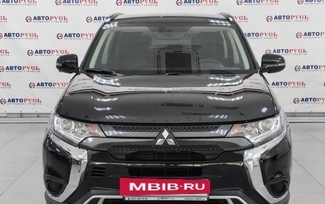 Mitsubishi Outlander III рестайлинг 3, 2022 год, 2 999 000 рублей, 3 фотография