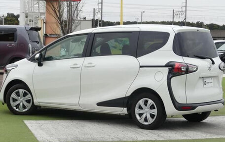 Toyota Sienta II, 2021 год, 1 220 000 рублей, 2 фотография