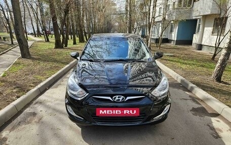 Hyundai Solaris II рестайлинг, 2012 год, 1 150 000 рублей, 2 фотография