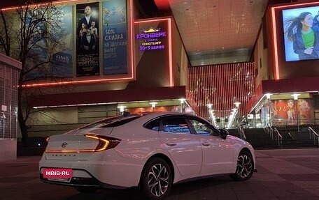 Hyundai Sonata VIII, 2021 год, 2 200 000 рублей, 3 фотография