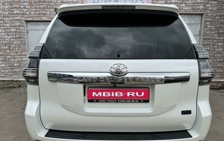 Toyota Land Cruiser Prado 150 рестайлинг 2, 2017 год, 3 990 000 рублей, 5 фотография