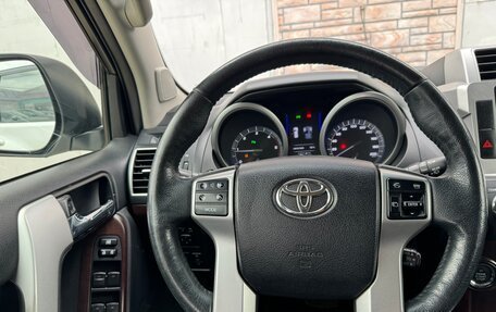 Toyota Land Cruiser Prado 150 рестайлинг 2, 2017 год, 3 990 000 рублей, 17 фотография