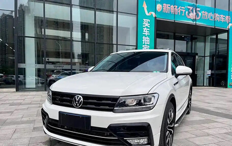 Volkswagen Tiguan II, 2021 год, 2 550 700 рублей, 4 фотография