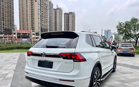 Volkswagen Tiguan II, 2021 год, 2 550 700 рублей, 5 фотография