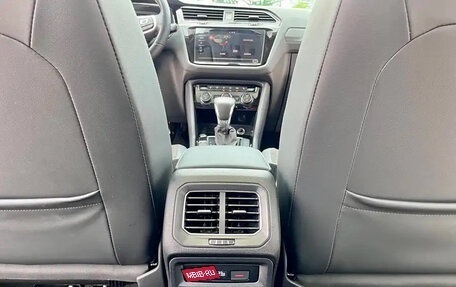 Volkswagen Tiguan II, 2021 год, 2 550 700 рублей, 19 фотография