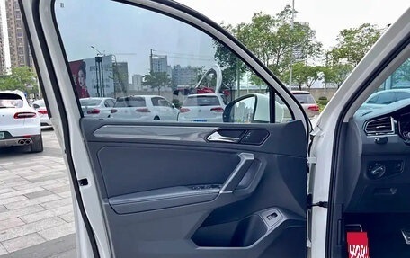 Volkswagen Tiguan II, 2021 год, 2 550 700 рублей, 20 фотография