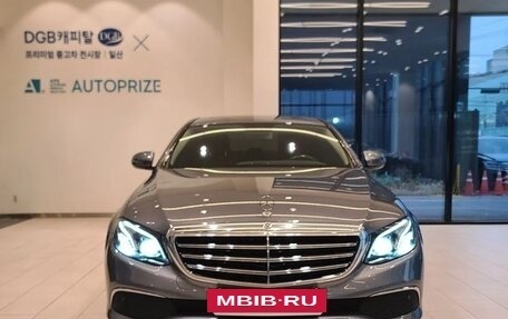 Mercedes-Benz E-Класс, 2019 год, 3 000 000 рублей, 3 фотография