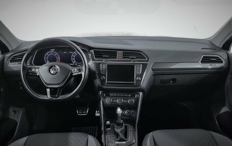 Volkswagen Tiguan II, 2017 год, 2 180 000 рублей, 5 фотография