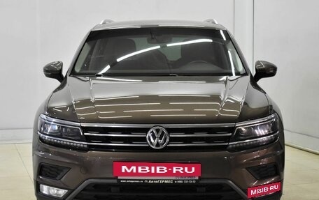 Volkswagen Tiguan II, 2017 год, 2 180 000 рублей, 2 фотография
