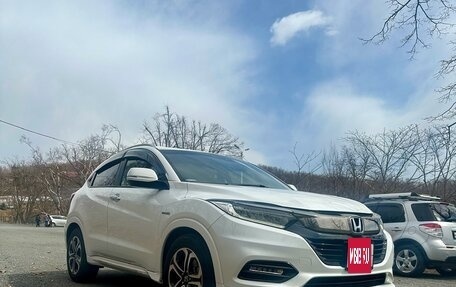 Honda Vezel, 2018 год, 2 195 000 рублей, 2 фотография