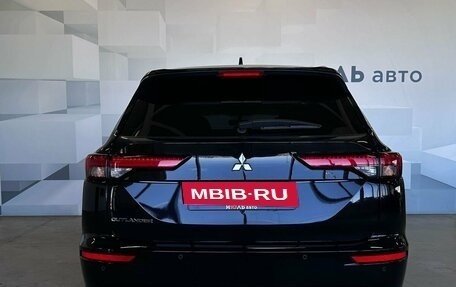 Mitsubishi Outlander, 2022 год, 4 770 000 рублей, 6 фотография
