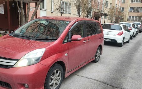 Toyota ISis I, 2012 год, 1 500 000 рублей, 4 фотография