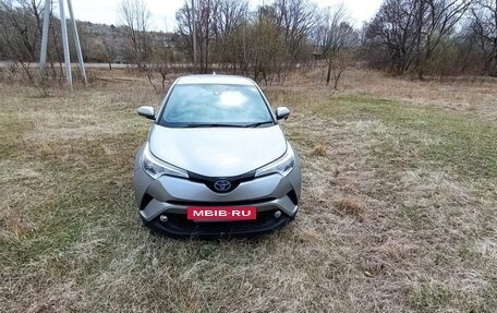 Toyota C-HR I рестайлинг, 2017 год, 900 000 рублей, 3 фотография