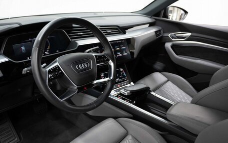 Audi e-tron I, 2020 год, 5 700 000 рублей, 12 фотография