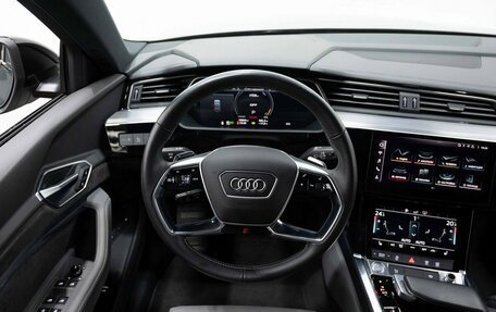 Audi e-tron I, 2020 год, 5 700 000 рублей, 20 фотография
