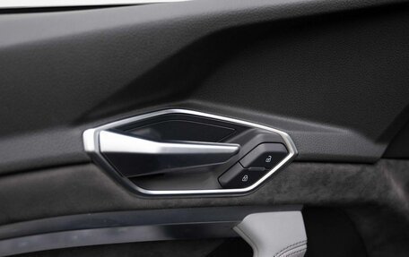 Audi e-tron I, 2020 год, 5 700 000 рублей, 25 фотография