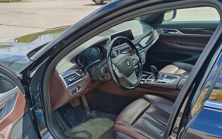 BMW 7 серия, 2018 год, 4 000 000 рублей, 10 фотография