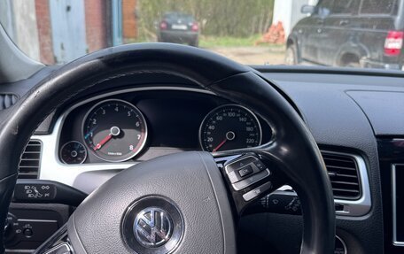 Volkswagen Touareg III, 2010 год, 1 300 000 рублей, 6 фотография