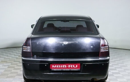 Chrysler 300C II, 2005 год, 770 000 рублей, 6 фотография