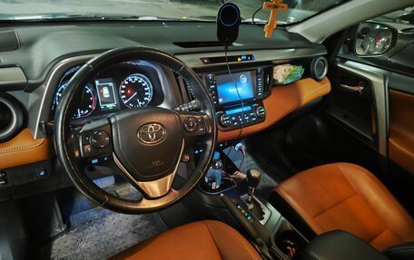 Toyota RAV4, 2016 год, 3 099 777 рублей, 2 фотография
