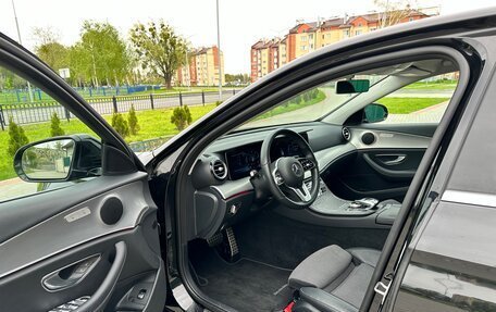 Mercedes-Benz E-Класс, 2019 год, 3 100 000 рублей, 6 фотография