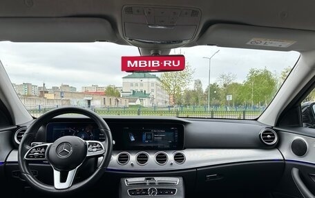 Mercedes-Benz E-Класс, 2019 год, 3 100 000 рублей, 7 фотография