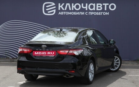 Toyota Camry, 2021 год, 3 990 000 рублей, 2 фотография