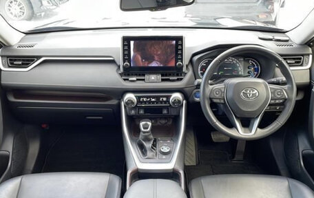 Toyota RAV4, 2021 год, 2 720 000 рублей, 3 фотография