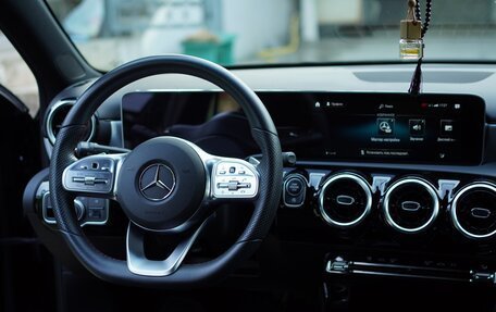 Mercedes-Benz A-Класс, 2019 год, 3 150 000 рублей, 7 фотография