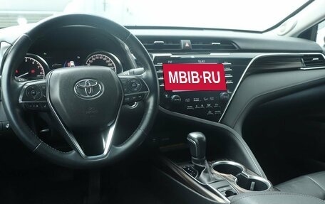 Toyota Camry, 2018 год, 2 831 000 рублей, 6 фотография