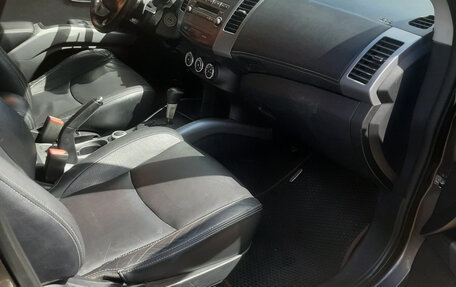 Mitsubishi Outlander III рестайлинг 3, 2010 год, 1 050 000 рублей, 16 фотография