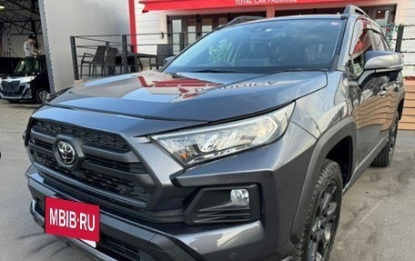 Toyota RAV4, 2021 год, 2 619 000 рублей, 5 фотография