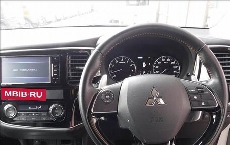 Mitsubishi Outlander III рестайлинг 3, 2017 год, 2 226 000 рублей, 13 фотография