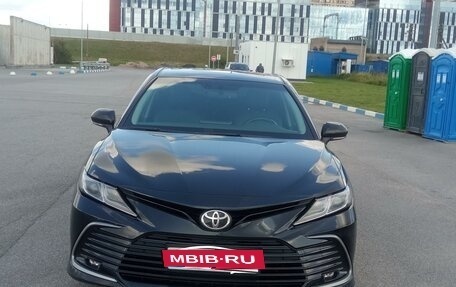 Toyota Camry, 2021 год, 2 900 000 рублей, 4 фотография